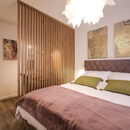 Charming In Center דירה זאדאר