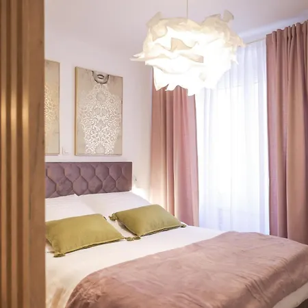 Charming In Center Apartament *